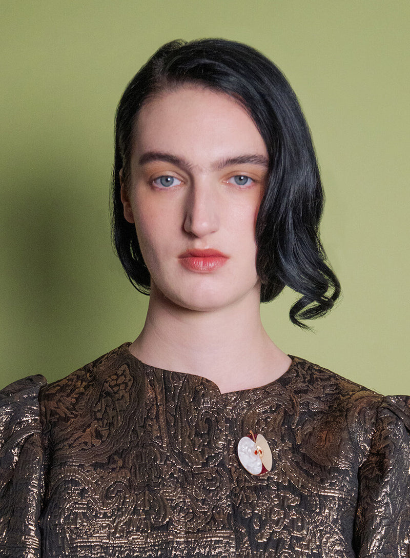 Apple of Discord Brooch Model