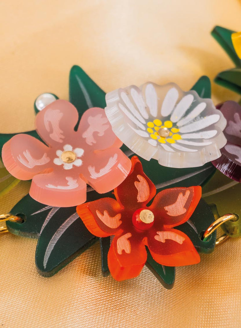 Primavera Flowers Necklace Flatlay