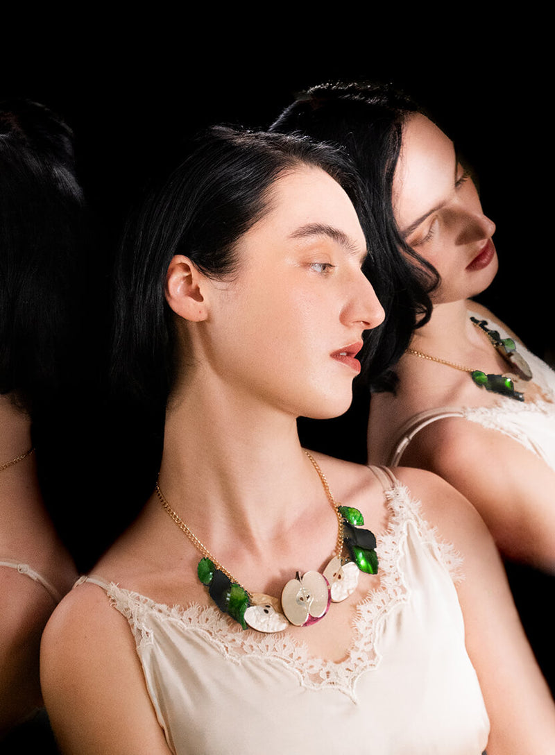 Apple of Discord Necklace Model2