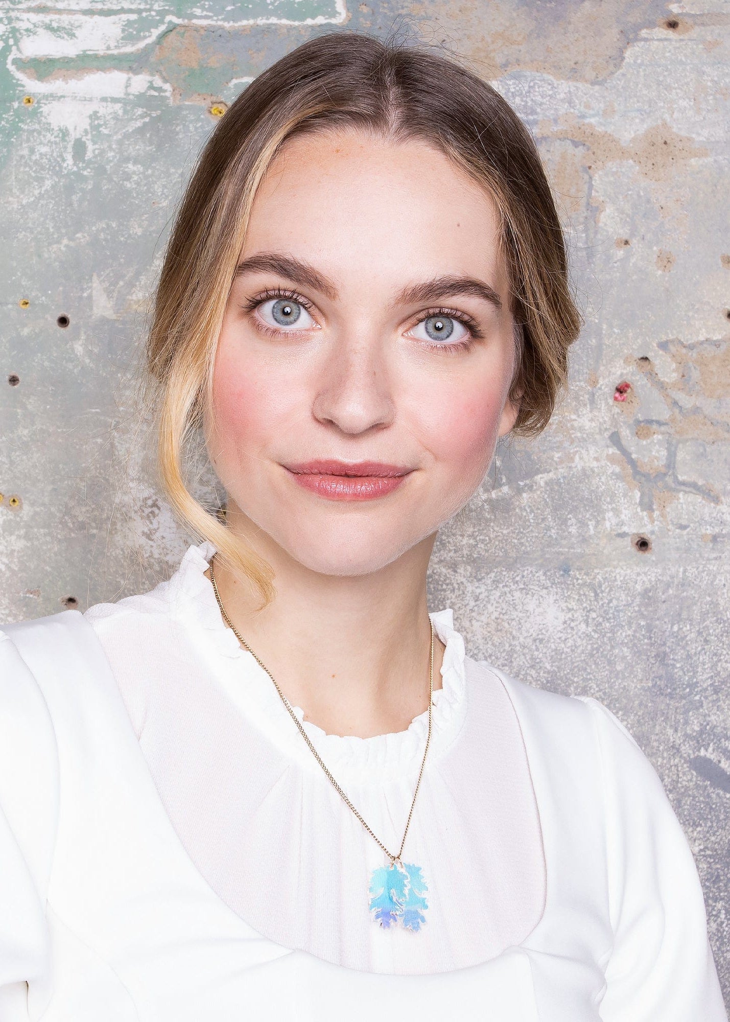 Tatty Devine Acanthus Leaf Necklace - Iridescent