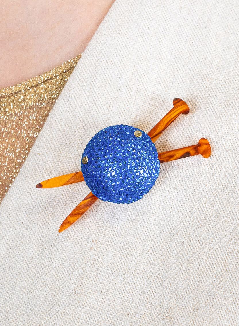 Ball of Wool Brooch - Blue