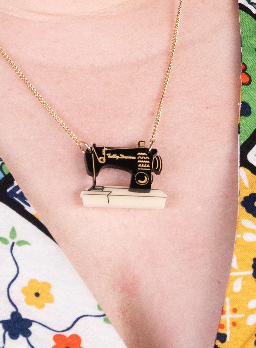 Mini Sewing Machine Necklace Black